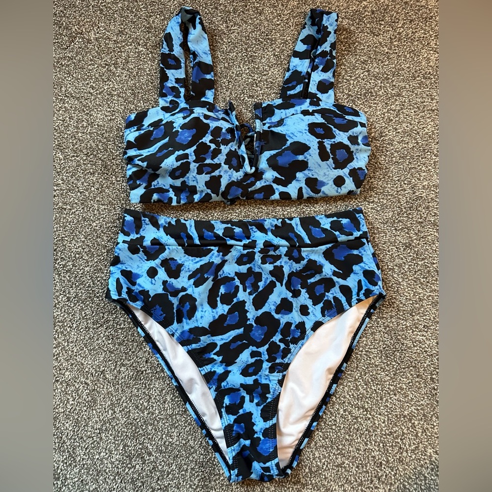 2 pc women’s swimsuit 💙